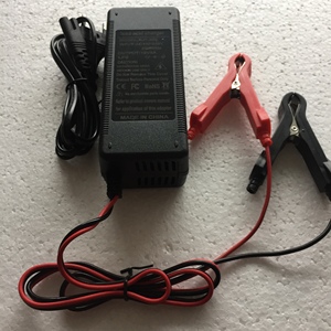 เครื่องชาร์จ<span class=keywords><strong>แบตเตอรี่</strong></span>ตะกั่วกรด <span class=keywords><strong>12V5A</strong></span> สำหรับ<span class=keywords><strong>แบตเตอรี่</strong></span>ตะกั่วกรดและรถจักรยานยนต์ไฟฟ้า - Product Image 5