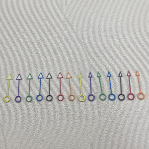 Réveil triangulaire à aiguilles couleur GMT, prix de gros - Product Image 1