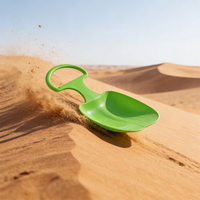 Vente Chaude Traîneau en forme de cuillère vert vif avec poignée annulaire monobloc en plastique lisse pour pelouse, sable, neige, jouet de descente pour enfants