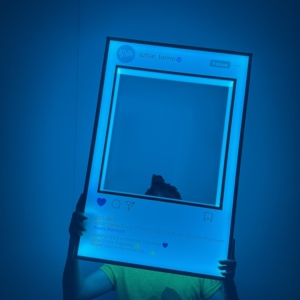 Nuevo Presentador de Botellas LED Acrílico Recargable Personalizado, Glorificador de Botellas Estilo Instagram <span class=keywords><strong>para</strong></span> Bares y Salones - Product Image 6