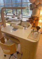 Table de manucure double moderne en bois massif avec éclairage LED, station de travail pour salon de manucure, design de salon de manucure avec collecteur de poussière