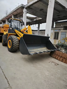 2018 CLG856H Mini chargeuse sur pneus de haute qualité 5.6 tonnes Pompe à moteur Cummins Jeune machine utilisée pendant 6 mois-1 an avec seau avant - Product Image 4