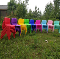 Chaise et table en plastique pour garderie et maternelle, bureau d'étude pour enfants, mobilier coloré en plastique pour enfants, chaise préscolaire en gros