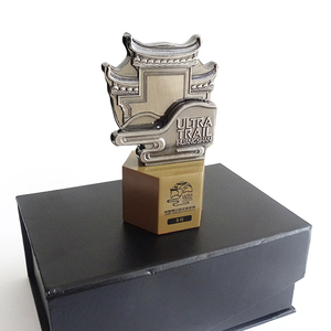 Trofeos <span class=keywords><strong>de</strong></span> Metal Fundido Personalizados al por Mayor para <span class=keywords><strong>Campeones</strong></span> Deportivos y Regalos Navideños - Product Image 5
