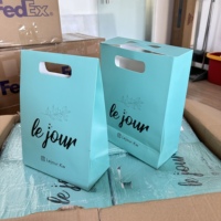 Sacs à provisions de luxe personnalisés en gros avec logo imprimé, emballage biodégradable, sacs en papier personnalisés avec poignées