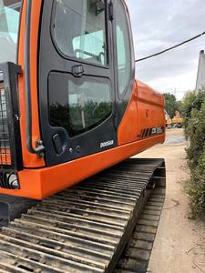 Doosan DX225LC Excavadora de orugas usada Doosan DH220LC DX225LC DH225LC Máquina excavadora de segunda mano en stock para la venta - Product Image 5