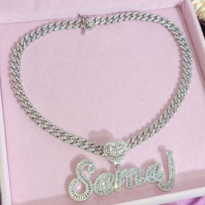 สร้อยคอจี้<span class=keywords><strong>ชื่อ</strong></span>สั่งทำสุดหรู ชุ<span class=keywords><strong>บ</strong></span>ทองแท้ ประดับเพชร CZ ทรงบาแกตต์แบ<span class=keywords><strong>บ</strong></span>ไมโครเพฟ สไตล์วิบวั<span class=keywords><strong>บ</strong></span> สำหรับงานแต่งงาน - Product Image 1