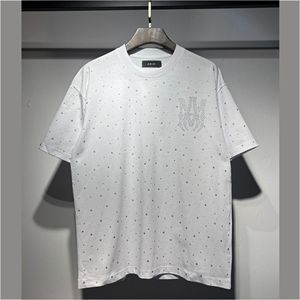 T-shirt da uomo AMI best-seller a maniche corte, alla moda, con stampa all-over e girocollo, in puro cotone, abbigliamento da uomo di marca - Product Image 3