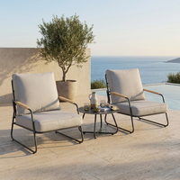 Ensemble de chaises longues d'extérieur modernes et durables avec table ronde en acier et coussin gris pour balcon et jardin