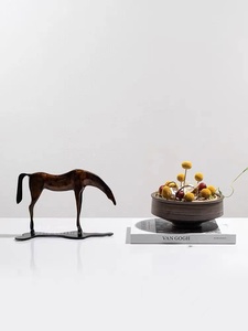 Modern yeni çin tarzı Metal at süsler yaratıcı soyut sanat eserleri heykeller süslemeleri için yumuşak mobilyalar ev hediye