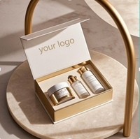 Boîte cadeau de soin de la peau de style livre, logo personnalisé, boîte d'emballage rigide en or blanc avec doublure ajustée pour ensembles cosmétiques