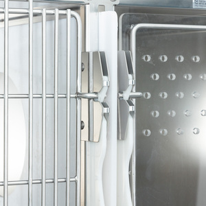 Jaulas apilables antiarañazos de acero inoxidable para gatos veterinarios con tabique mediano - Product Image 4