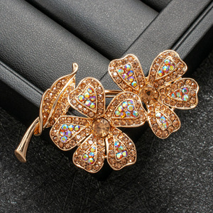Broche de Flor con Diamantes, Broche de Pintura al Óleo con Incrustaciones de Diamantes - Product Image 4