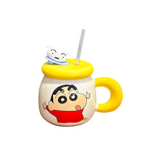 Taza de cerámica de Crayon Shin-chan con tapa y pajita, diseño de dibujos animados en azul y amarillo, para oficina o regalo. - Product Image 5
