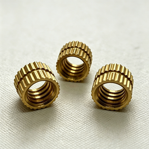 Tuerca hexagonal de latón moleteado M5, fijador roscado métrico Clase <span class=keywords><strong>8</strong></span> para componentes de ensamblaje en la industria general, estándar ISO - Product Image 1