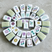 Ensemble de Mahjong Américain de Luxe Personnalisé Pliable Moderne 4 Couches en Acrylique Vert Nacré, Jeu de Casino Familial, Cadeau de Fêtes, En Stock
