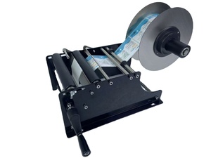 Machine d'étiquetage de bouteilles rondes manuelle semi-automatique Kuyi pour aliments et boissons, facile à utiliser et portable - Product Image 2
