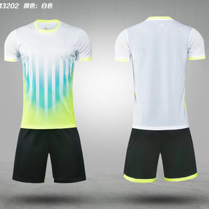 L'usine vend en gros des maillots de football, des uniformes de football pour hommes (fans et joueurs), et des uniformes de football pour enfants. - Product Image 3