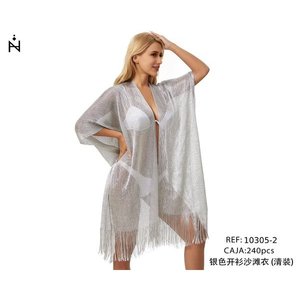 Copricostume da spiaggia in maglia argentata con frange per donna - Product Image 1