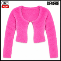 Damen Y2K Hot Pink Flauschige Strick-Crop-Cardigan-Oberteil mit Goldketten-Detail, Individuelles Logo, OEM ODM Hersteller