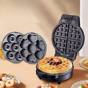 Machine à petit-<span class=keywords><strong>d</strong></span>éjeuner 3-en-1 : appareil à sandwich, gaufres et beignets, machine à <span class=keywords><strong>pain</strong></span> électrique, machine à crêpes, adaptée à un usage domestique - Product Image 1