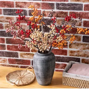 กิ่งไม้ประดิษฐ์ขนาดเล็กสำหรับตกแต่งบ้าน โรงแรม งานแต่งงาน และสำนักงานในวันคริสต์มาส ผลไม้ฮอลลี่ประดิษฐ์ ผลเบอร์รี่คริสต์มาส ผลไม้สีแดง - Product Image 1