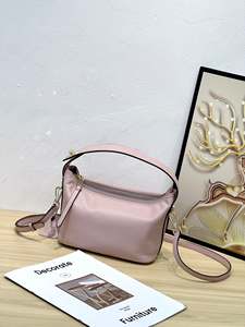 Sac à bandoulière pour femmes à logo personnalisé sac à main en cuir véritable sac à bandoulière de grande capacité pour dames de luxe - Product Image 2