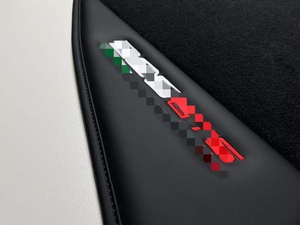 Tapis de sol épais personnalisés avec couleur et emblème sur mesure pour Ferrari 296 GTB GTS, doublures intérieures de supercar premium - Product Image 2