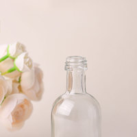 Bouteilles en verre transparentes rondes de 50 ml rechargeables pour vin, boissons, thé au lait, jus, avec bouchons à vis en métal