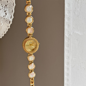 <span class=keywords><strong>Montre</strong></span>-Bracelet Ronde Plaqué <span class=keywords><strong>Or</strong></span> en Quartz à Pierre Précieuse Verte Éclatante pour <span class=keywords><strong>Femme</strong></span> - Product Image 6