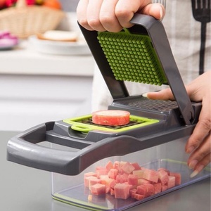 Éminceur de légumes multifonction en métal, outil de cuisine manuel pour couper en dés, trancher et râper les légumes - Product Image 2