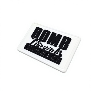 Patch en caoutchouc PVC personnalisé pour étiquettes de vêtements, étiquettes de bagages, chaussures et articles promotionnels de marque - Product Image 1