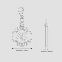 Étiquette suspendue personnalisée en métal écologique pour vêtements avec logo 3D en relief, quincaillerie de sac à main personnalisée, conception à pliage central