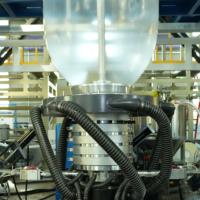 Machine de production de film soufflé par co-extrusion à trois couches ABC, équipement multifonctionnel pour la production de films plastiques pour divers films d'emballage