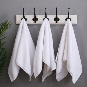 Set di Asciugamani <span class=keywords><strong>da</strong></span> Bagno di Lusso Bianchi per Hotel all'Ingrosso in Cotone Biologico Ecologico con Logo Personalizzato Super Assorbenti e Morbidi per <span class=keywords><strong>Sauna</strong></span> e Spa - Product Image 4
