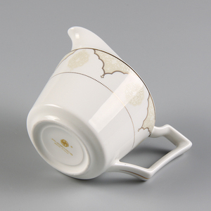 Set di Tazze e Piattini in Porcellana Bianca con Bordo Dorato, Stile Arabo-Turco di Lusso, 15 Pezzi in Bone China per 6 Persone - Product Image 4