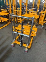 Lève-rouleaux ergonomique PJ4085V avec fixation en V spécialisée pour l'industrie textile et d'impression