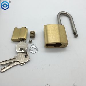 वाइड लॉक बॉडी के साथ कुंजी के साथ ठोस पीतल विनिमेय कोर पैडलॉक - Product Image 5