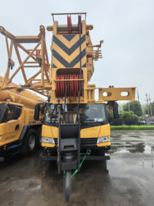 Grúa Móvil sobre Camión QY100K5C de 100 Toneladas y 66m de Altura de Elevación, Precio Competitivo, 1 Año de Garantía, Motor, Bomba y Rodamientos Importados - Product Image 5