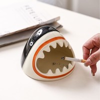 Cendrier en céramique personnalisé avec un design de requin de dessin animé, décoration créative pour la maison, le salon, le bureau, le bureau, résistant au vent