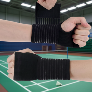 Attelle de poignet respirante et réglable pour la stabilisation des entorses et le soulagement de la douleur liée à la tendinite – Idéale pour le sport - Product Image 1