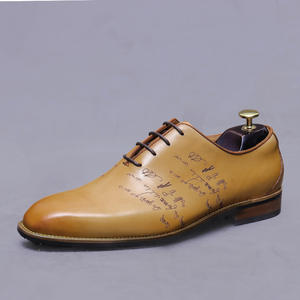 Chaussures en cuir rondes pour homme, sculptées à la main, de haute qualité, style britannique élégant, pour mariage et fête - Product Image 6