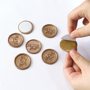 Sceaux autocollants « Be Our Guest » avec logo, 40 couleurs au choix, pour sceau de cire, fabriqués en pigment de paraffine à base de terpentine - Product Image 1