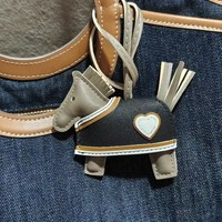 Nuevo Colgante de Poni para Mujer Madura, Hecho a Mano con Cuero Genuino Ecológico, Personalizado, con Costura de Corazón, Súper Ligero y Bonito