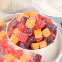 Halal gecertificeerde fruitige aardbei-mango smaak zure, met suiker gecoate, kauwbare gummy snoepjes in blokjes, meerkleurig, bulk snoepjes snacks