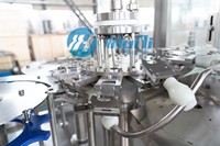 Ligne de production automatique de mise en bouteille d'eau gazeuse 3 en 1