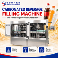 Chaîne de production complète pour le remplissage de boissons gazeuses en bouteilles PET, avec lavage, remplissage et bouchage