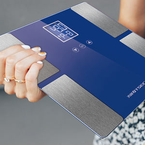 Pèse-personne de salle de bain avec calculateur d'IMC et de graisse corporelle, écran LCD, capacité de 180 kg et alimentation par piles - Product Image 3