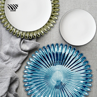 Ensemble de 12 assiettes de présentation en verre en forme de fleur, durables, colorées et décoratives pour mariages et événements festifs