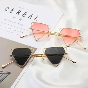 Gafas de sol transparentes de color triangular, gafas de sol de gafas huecas de ojo de gato punk de moda, relojes de decoración para mujeres sombras